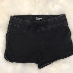 No Boundaries Black pull up shorts. Size 7-9
